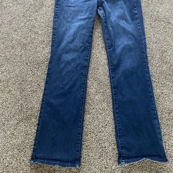 NYDJ Curve Shaper Marilyn Straight Jeans in Underground Wash, Size 8 - Picture 8 of 14